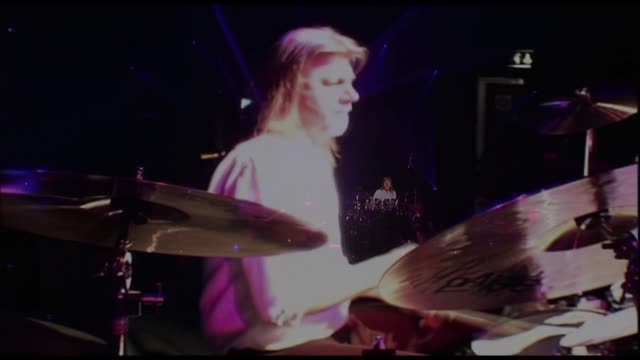 10cc - I'm Mandy, Fly Me - Live at the Shepherd's Bush Empire 2007