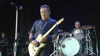 Bruce Springsteen - Cover Me (from Born In The U.S.A. Live London 2013)