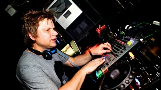 Azzido Da Bass - Dooms Night (Timo Maas Radio Edit) )