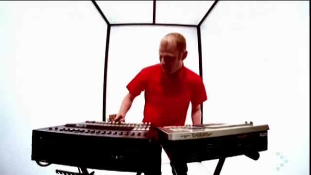 Junkie XL vs Elvis Presley - A Little Less Conversation
