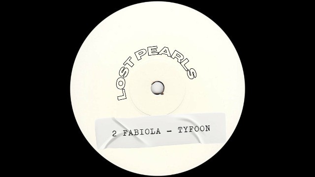 2 Fabiola - Play This Song