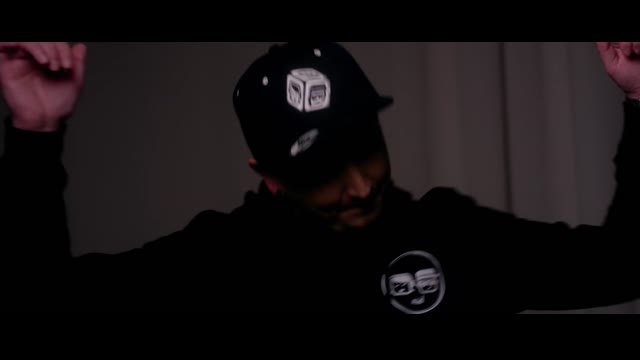 Anstandslos & Durchgeknallt, Laurenz - Dein ist mein ganzes Herz