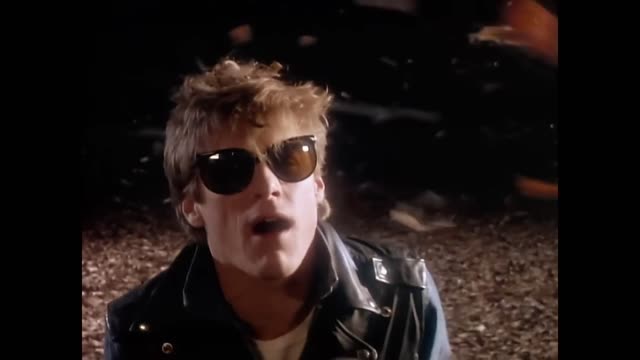 Bryan Adams - Run To You