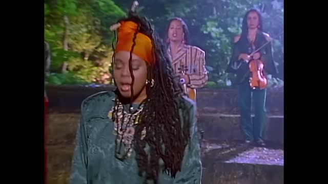 Soul II Soul ft. Caron Wheeler - Back To Life (However Do You Want Me)