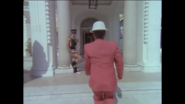 Elton John - I'm Still Standing