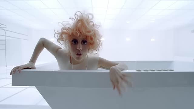Lady Gaga - Bad Romance