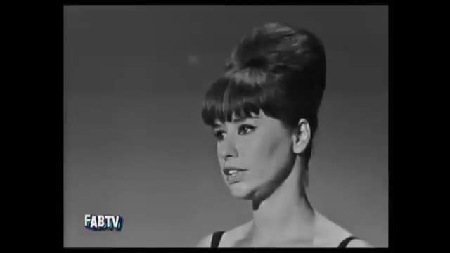 Astrud Gilberto and Stan Getz - The Girl From Ipanema