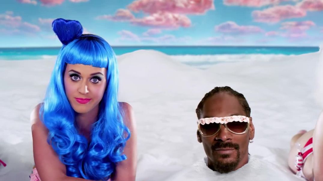 ⁣Katy Perry⁣ ft. Snoop Dogg - California Gurls