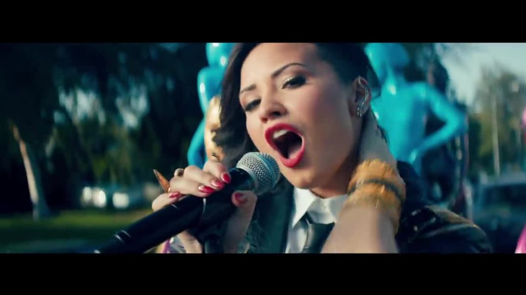 Demi Lovato ft Cher Lloyd - Really Don't Care